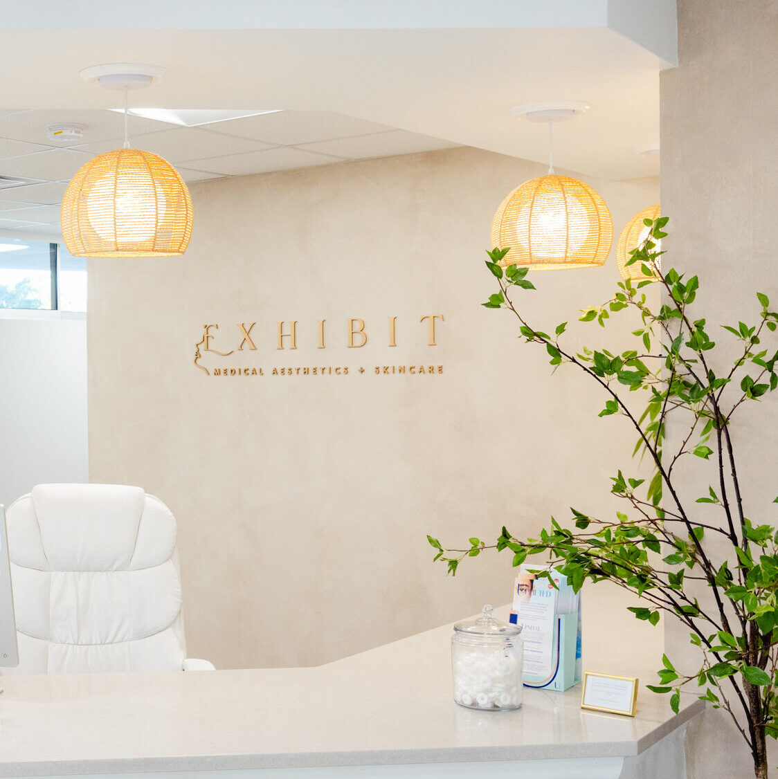 Exhibit Reception desk