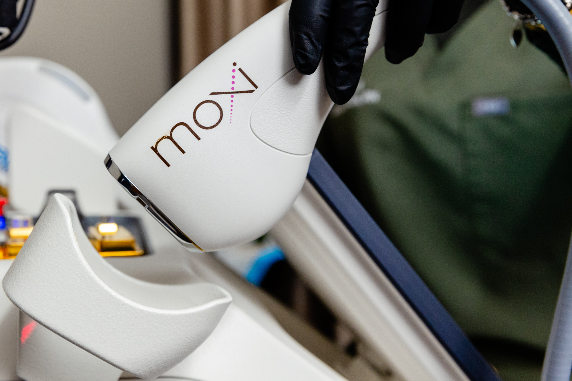 close up of Moxi Laser device