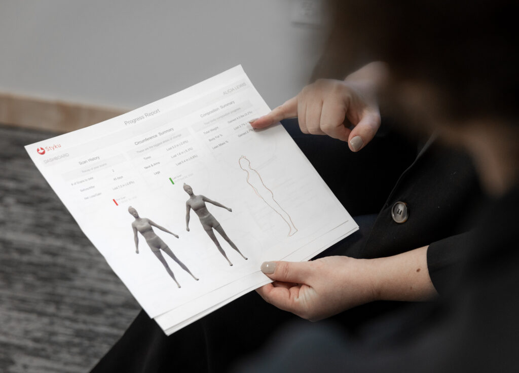 Documentation of patients progress report using body composition analysis.